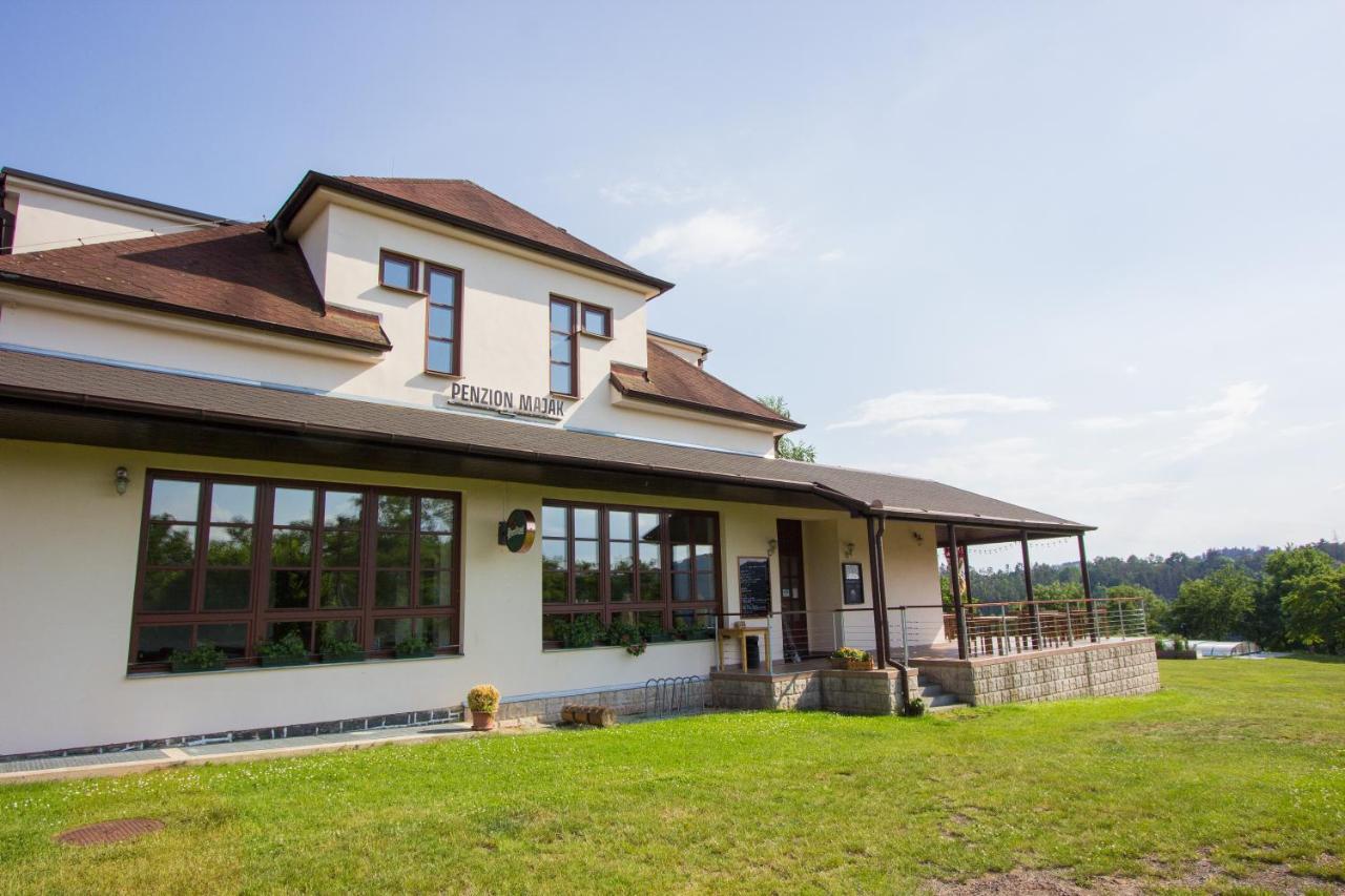 Penzion Majak Dublovice Zewnętrze zdjęcie